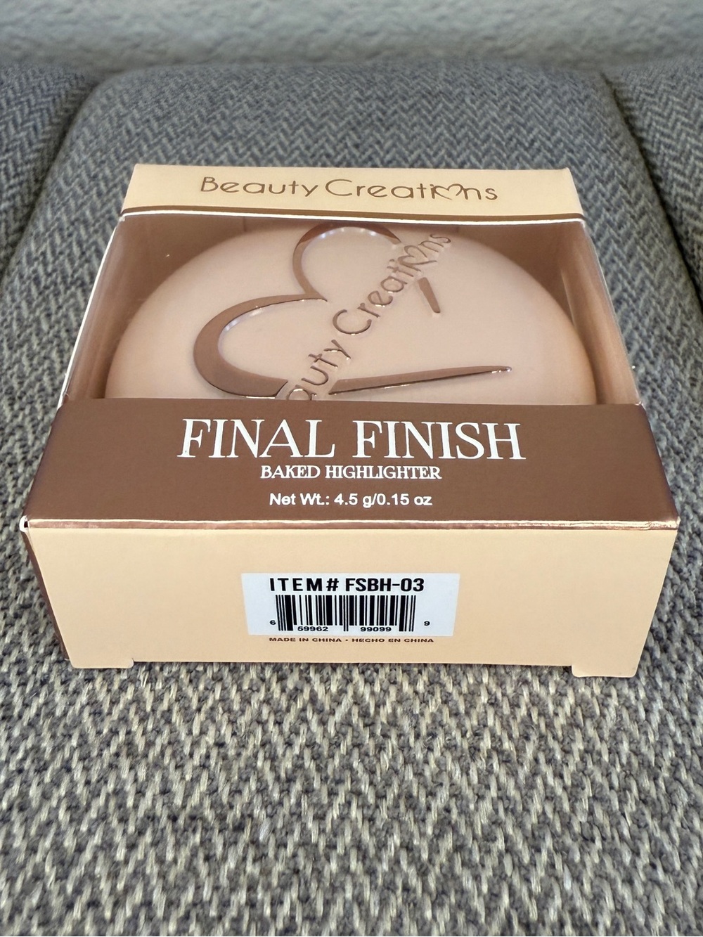 Beauty Creations Final Finish Baked Highlighter — Party Effect - Picture 9 of 12